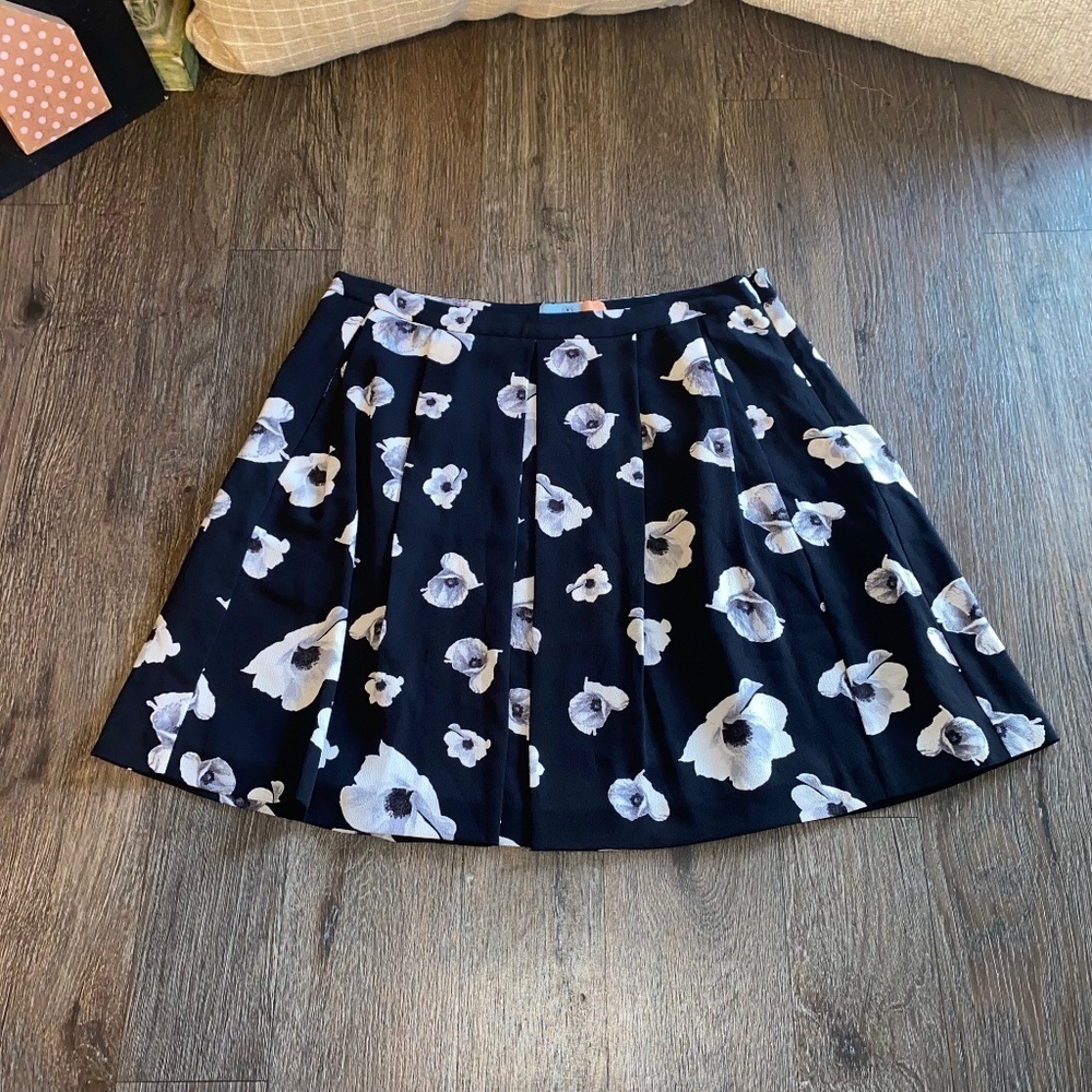 Cece size 10 black floral skirt